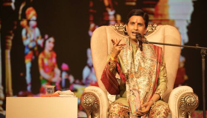 Poet Kumar Vishwas Apologises for Calling RSS 'Illiterate'