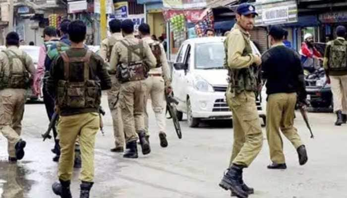 Kashmiri Pandit Shot Dead By Terrorists In Jammu and Kashmir&#039;s Pulwama, Cops Launch Manhunt