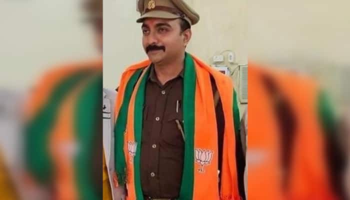 UP Cop Wears BJP’s Lotus Symbol Scarf Over Uniform, Probe Ordered