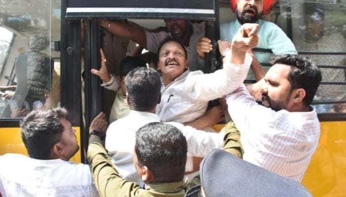 Watch: Congress Leaders, Protesting Against Adani Outside NSE, Detained By Mumbai Police