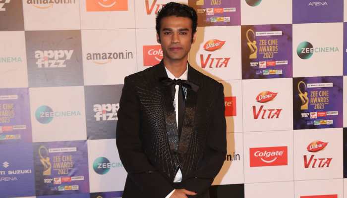 Babil wears father Irrfan Khan's suit for special occasion honouring former's talent