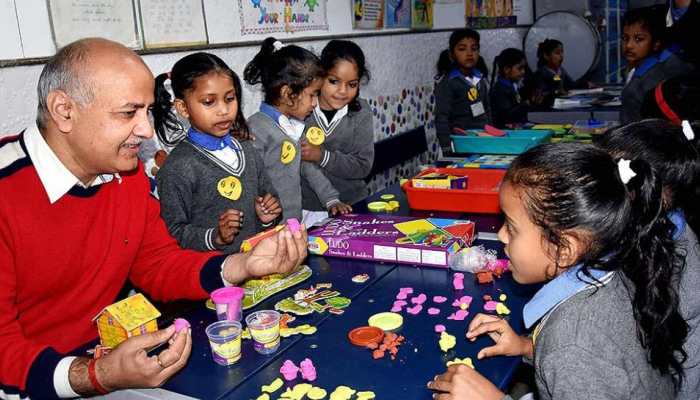 Alumni Of Delhi Govt Schools Visit Manish Sisodia&#039;s Residence To Extend Support