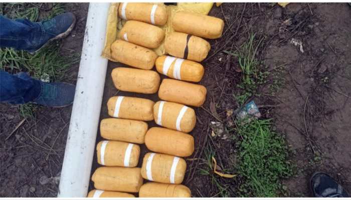 Security Force Bust Narco-Terror Module In J&K's Poonch, Seize 7 Kg Heroin, 2 Crore Cash Security Force Bust Narco-Terror Module In J&K's Poonch, Seize 7 Kg Heroin, 2 Crore Cash