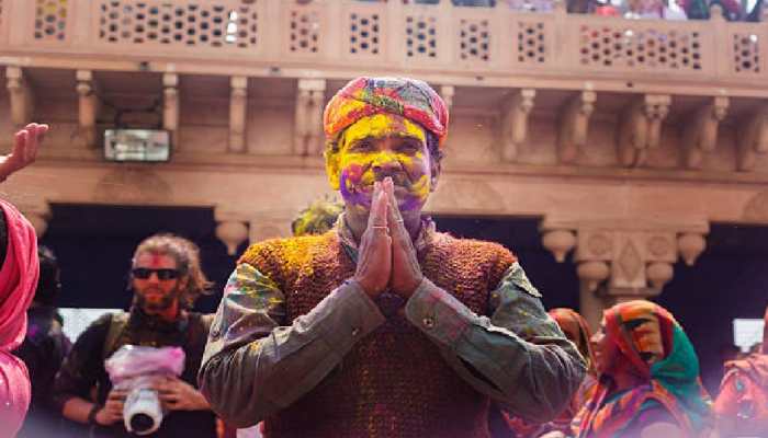 Happy Holi 2023: Best Wishes, WhatsApp Statuses, Facebook Greetings To Share With Your Loved Ones