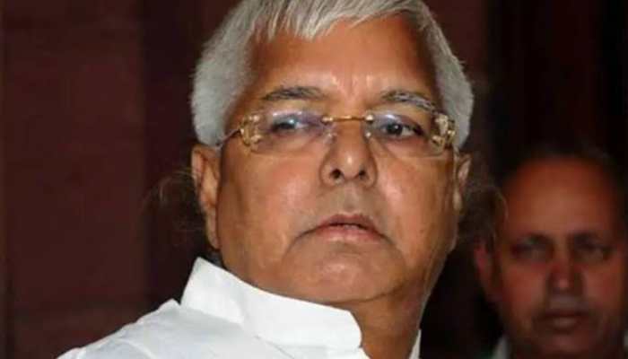 CBI Wishes &#039;Happy Holi&#039; to Lalu Yadav, RJD Supremo Offers &#039;Gujiya&#039;