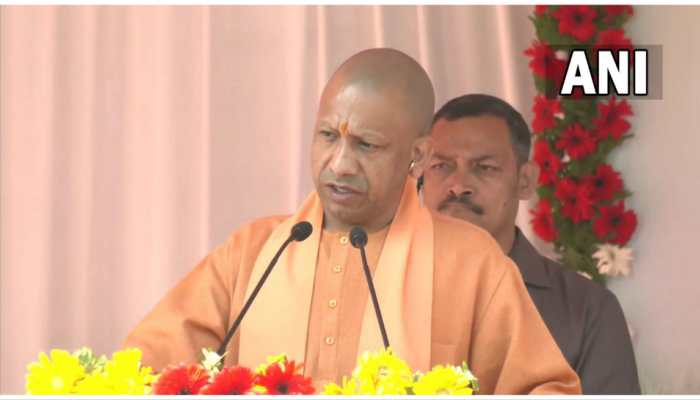 Yogi Adityanath Plays Holi At Gorakhnath Temple, Says &#039;No Class, Caste Divide In This Festival&#039;