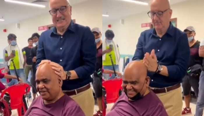 &#039;Producer Ko Khush...&#039;: When Anupam Kher Gave Head Massage To Satish Kaushik On The Sets Of &#039;Kaagaz 2&#039;; Watch Viral Video