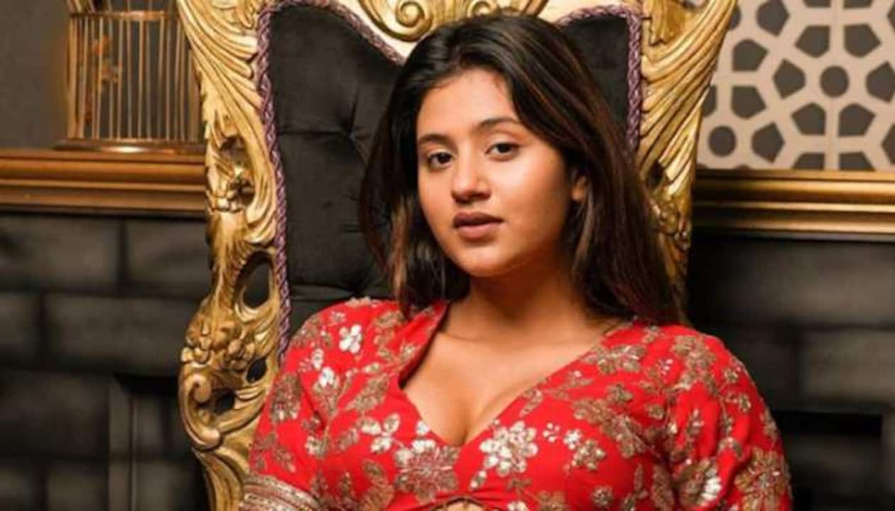 Anjali Heroine Telugu Heroine Sex Video - Anjali Arora, Prince Narula Shake Legs On Street In New Video, Flaunt Cool  Dance Moves | People News | Zee News