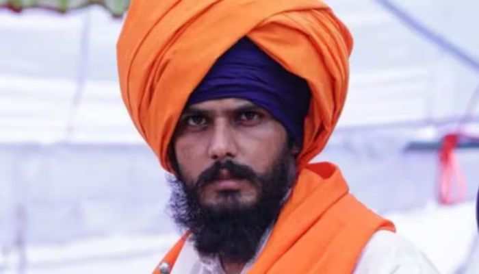 Punjab Police Search Amritpal Singh's Home, Khalistani Leader's Father Says 'They Didn't Find Anything Illegal'