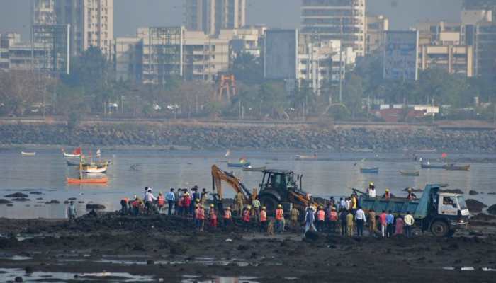 BMC&#039;s Big Action Against &#039;Illegal Dargah&#039; After Raj Thackeray&#039;s Warning