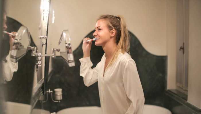 Charcoal Toothpaste: Myths Vs Facts - Should You Go For It? What Experts Say 
