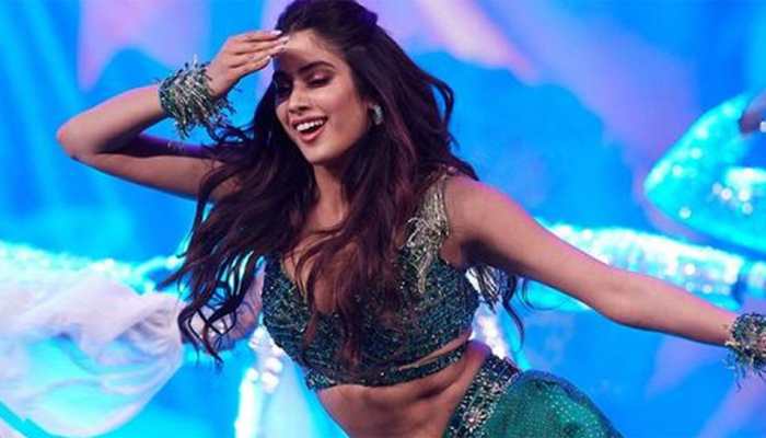Janhvi Kapoor&#039;s Sets The Stage On Fire With Her Sensational Dance Moves - Watch