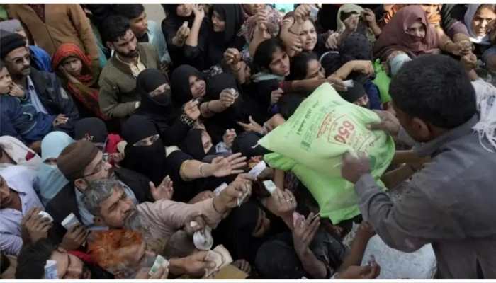 Stampedes, Clashes, Killings: Flour, Gas Crises Hit People Hard In Pakistan During Ramzan