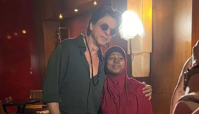Shah Rukh Khan Meets Acid Attack Survivors In Kolkata After IPL Game, Clicks Photos