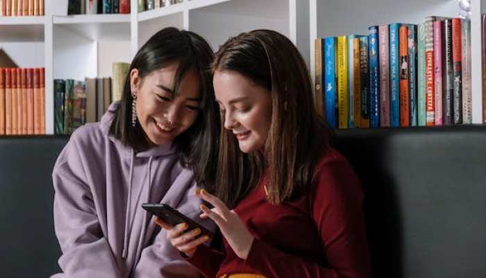 The Impact of Internet Information on Teenager's Stress, Check What This New Study Says