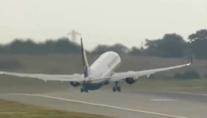 Watch: Brave Ryanair Pilot Skillfully Navigates Boeing 737 Amidst Severe Crosswind