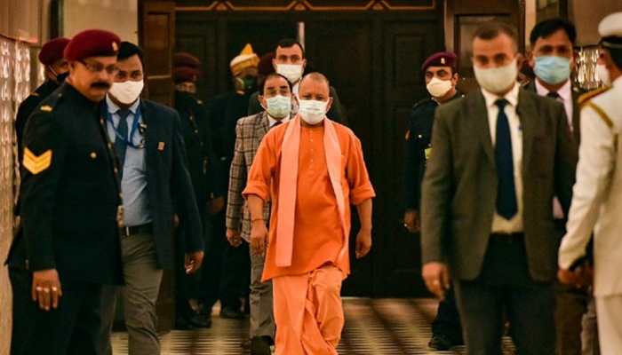 CM Yogi Adityanath को फिर मिली जान से मारने की धमकी, पुलिस विभाग में मचा हडकंप CM Yogi Adityanath को फिर मिली जान से मारने की धमकी, पुलिस विभाग में मचा हडकंप