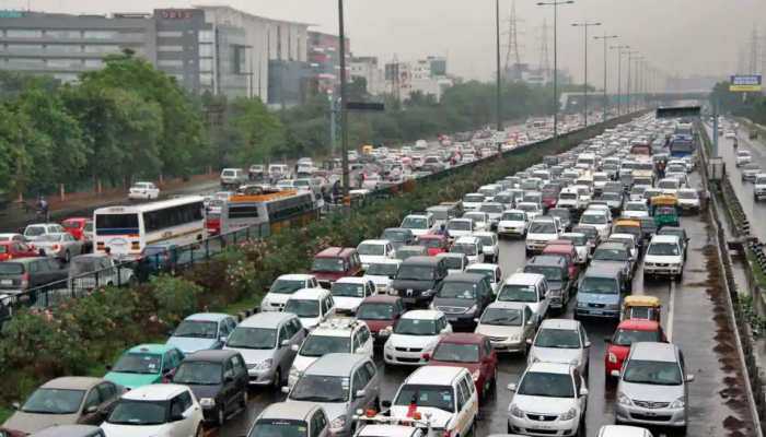 AAP Protest: Delhi Traffic Crawls As Protestors Gather Against CBI Summon To Kejriwal