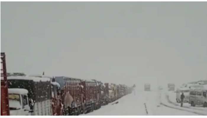 Heavy Rains Lash J&amp;K, Met Department Issues Orange alert, Avalanche Warning 