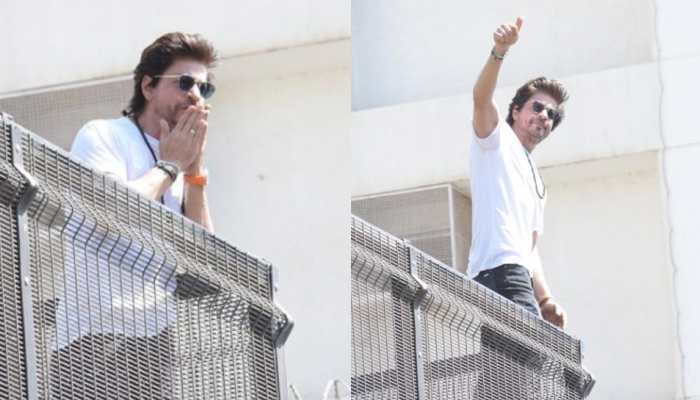 Shah Rukh Khan Greets An Ocean Of Fans Outside Mannat On Eid, But Not Without Little AbRam - Watch