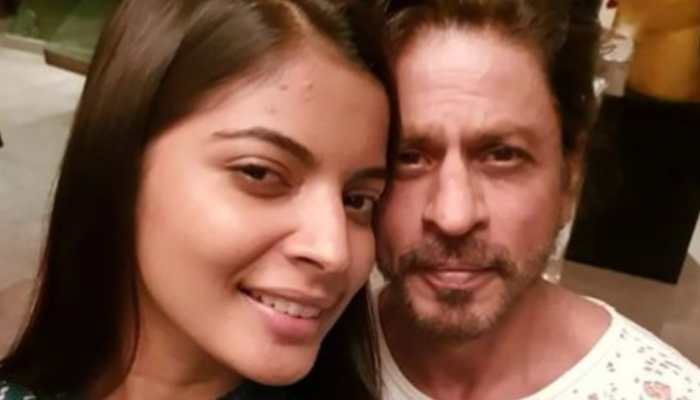 Model Shares Her Joy As Shah Rukh Khan Hosts Her At Mannat, Bakes Pizza- See Viral Pics 