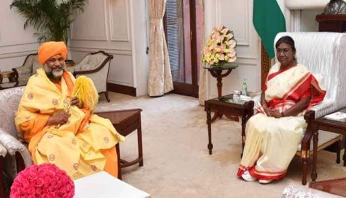 Tirupati Seer Siddeshwar Brahmrishi Meets President, Discusses Women Empowerment