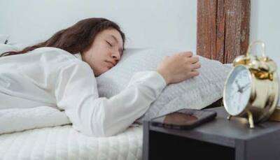 5 Unhealthy Lifestyle Habits That Hamper Your Sleep