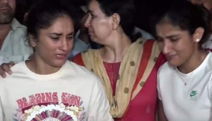 &#039;Did We Win Medals To See This Day?&#039;: Vinesh Phogat After Scuffle Between Wrestlers And Police
