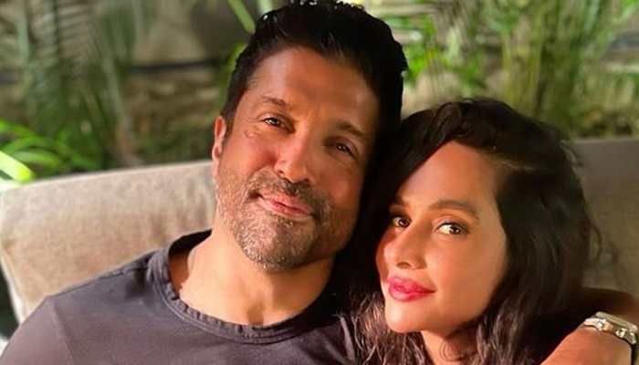 Shibani Dandekar, Farhan Akhtar Drop Couple Goals With This Adorable Photo, Take A Look