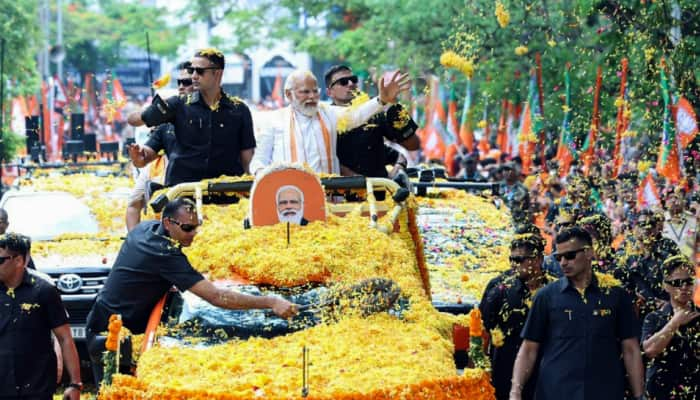 Karnataka Elections: Amid &#039;Modi, Modi&#039; Chants, PM Holds 8-Km-Long Road Show In Bengaluru