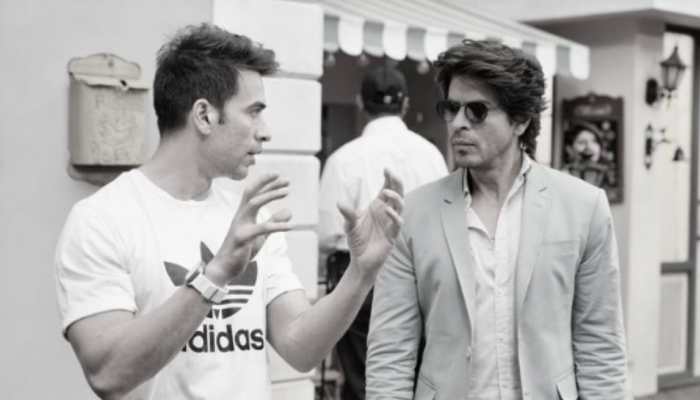 SOTY 2 Director Punit Malhotra Shares Candid Pic With Shah Rukh Khan, Fans Wonder &#039;What&#039;s Going On?&#039;