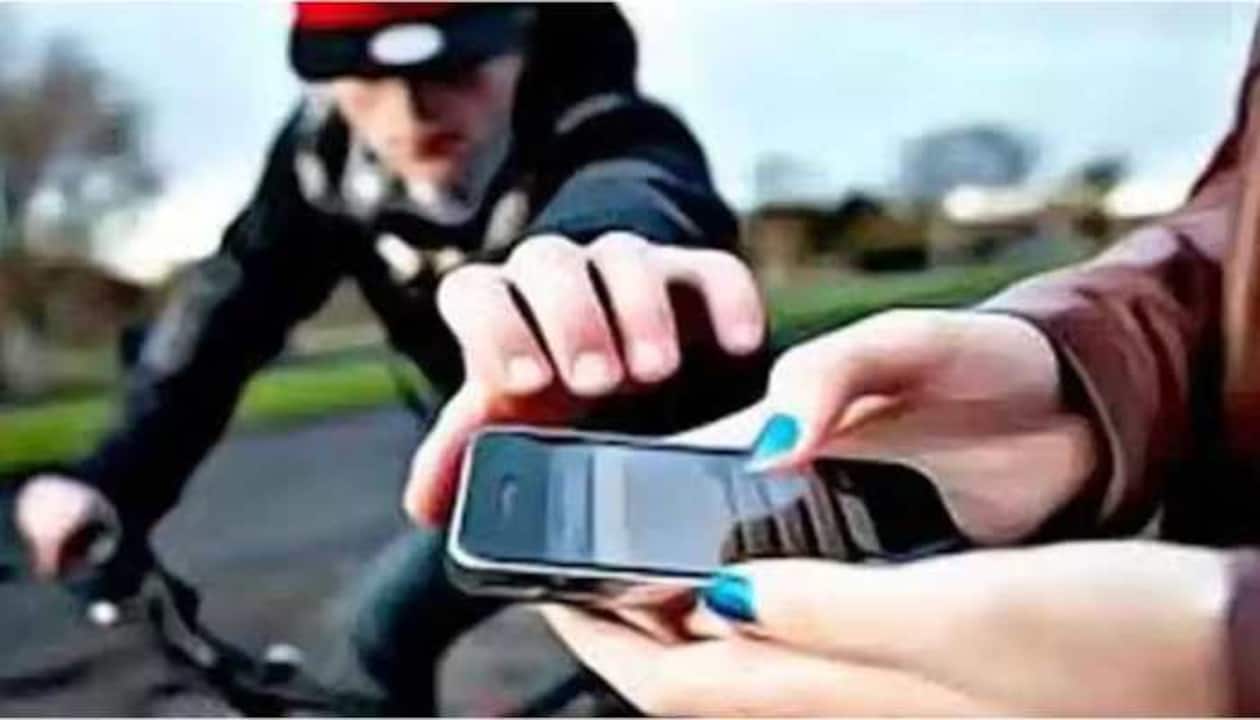 Govt To Roll Lost Mobile Blocking, Tracking System Pan-India On | Technology News | Zee News