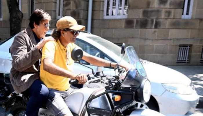 Amitabh Bachchan Rides On Stranger&#039;s Bike To Beat The Traffic, Reach Work Location Faster- See Pic