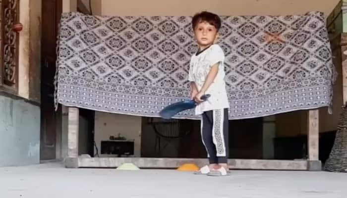 Amitabh Bachchan Is Super Impressed With This Child&#039;s Batting Skills