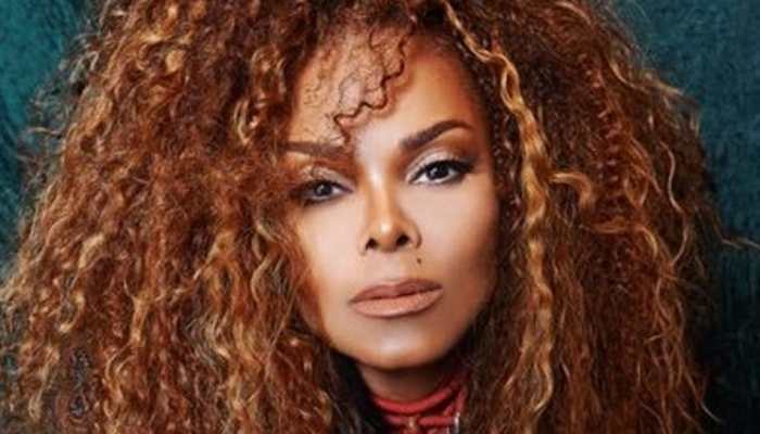 Janet Jackson Slides Her Hand Into Male Dancer&#039;s Pants In A Sensual Act During Concert