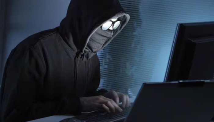Cyberstalkers Using Windows 11 Phone Link Feature To Monitor iPhones: Report