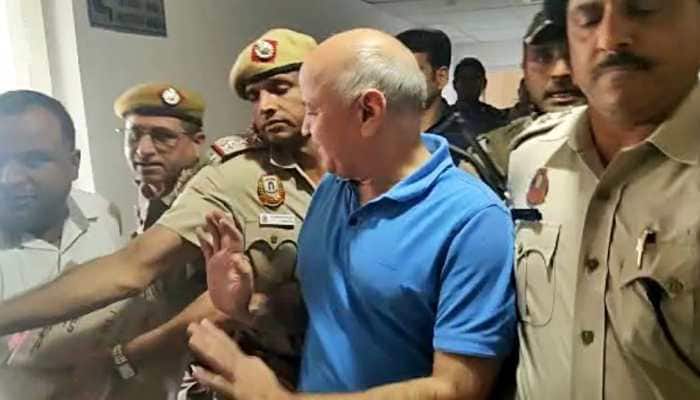 AAP Says Cop &#039;Misbehaved&#039; With Manish Sisodia At Court; Delhi Police Reject Charge