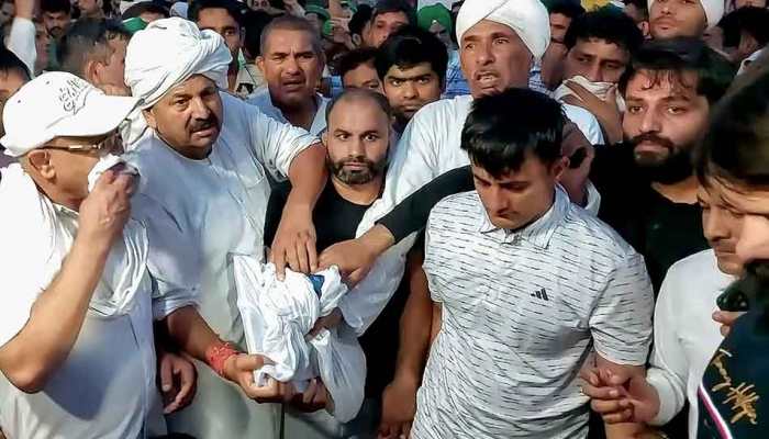 Farmer Leader Naresh Tikait Stops Wrestlers From Immersing Medals In Ganga, Seeks Five-Day Time