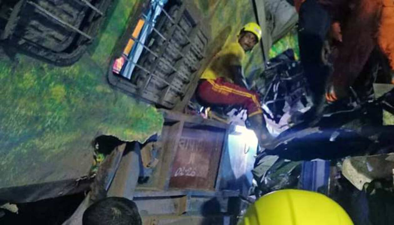 Odisha Triple Train Accident Latest Update: Death Toll Rises To 233, Over 900 Injured; Compensation Announced | India News | Zee News