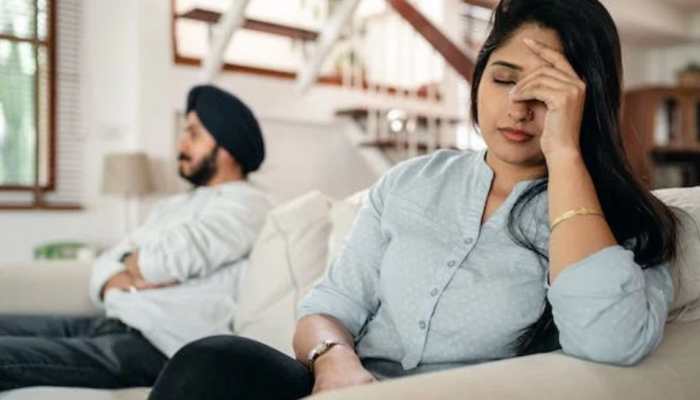 Toxic Relationship: 5 Behavioural Warning Indicators Of An Abusive Marriage