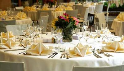 How To Use White Table Linens When You Have Guests Over