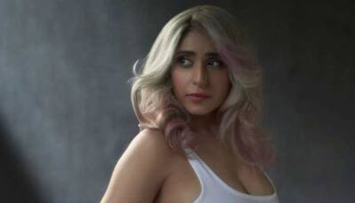 Viral Video: Singer Neha Bhasin Looks Sultry In Bold White Ensemble, Fans Call Her 'Blonde Uorfi Javed'