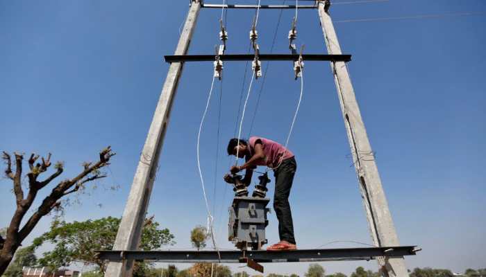 India To Cut Daytime Power Tariffs, Raise Fees For Night Use