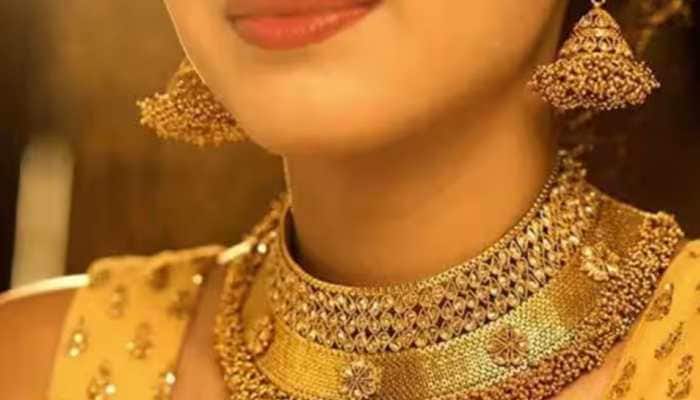 Gold Falls Rs 100 To Rs 58,950/10 Grams; Silver Prices Remain Flat