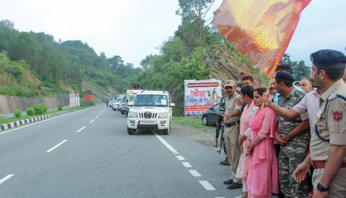 Amarnath Yatra 2023: First Batch Of Pilgrims Begins Journey Towards Cave Shrine