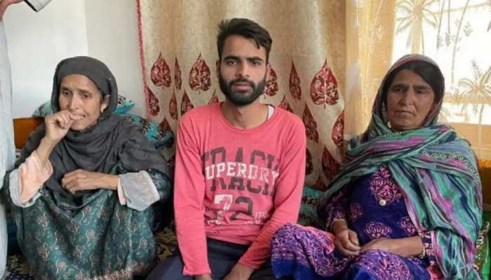 Students Who Say It Cannot Be Done Should Take Inspiration From A Kashmiri Boy, A Labourer Who Cracked NEET And Is An Aspiring Doctor