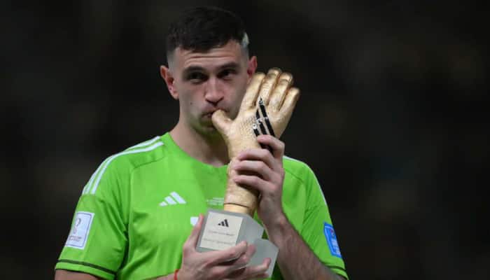 Watch: Lionel Messi's World Cup Winning Teammate Emiliano Martinez Lands In Kolkata; Dons Mohun Bagan Colours