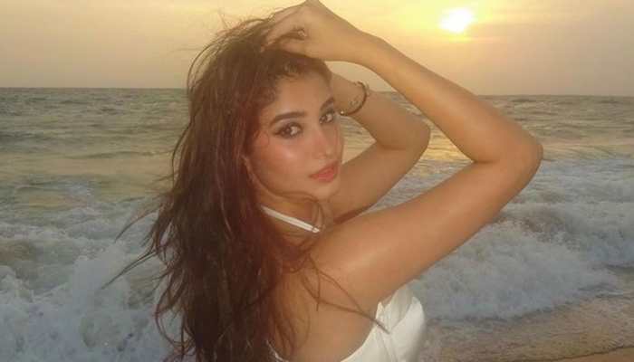 Raveena Tandon's Stunning Daughter Rasha Thadani Looks Like A Spitting Image Of Her Mom In This Latest Pap Video - Watch