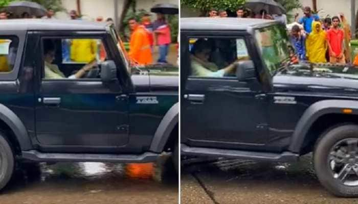 Bollywood Actor Amitabh Bachchan Spotted Driving Mahindra Thar SUV: Watch Video