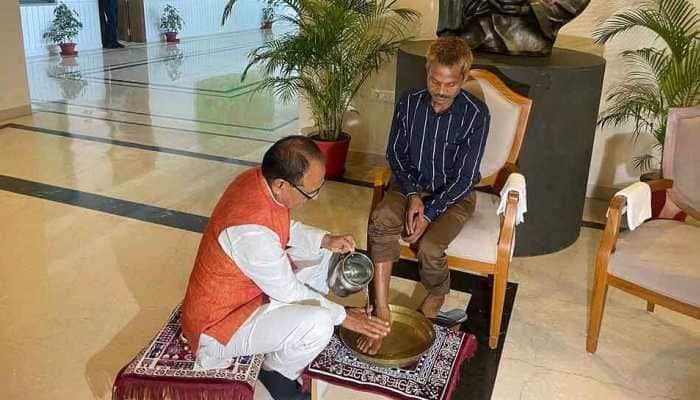 Sidhi Peeing Incident: Did MP CM Shivraj Chouhan Wash Someone Else&#039;s Feet?
